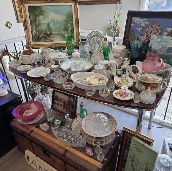 Meet your Poshers Kyle & Tishon (from Dealsonstyle & iSpyLuxury) - Picture 16 of 16